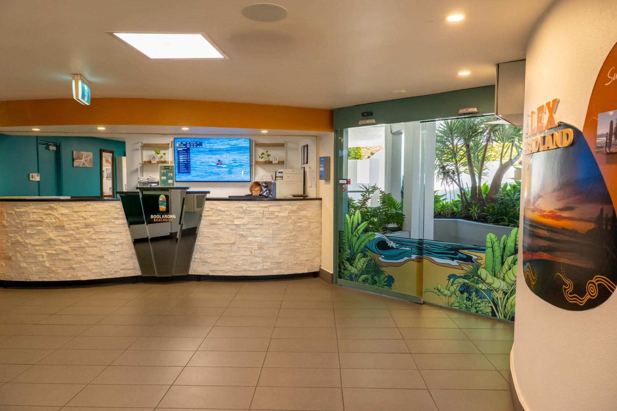 Grand Palais Beachside Resort Alexandra Headland Extérieur photo