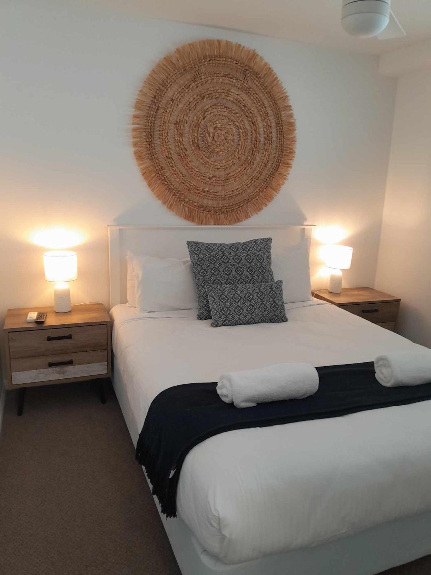 Grand Palais Beachside Resort Alexandra Headland Extérieur photo