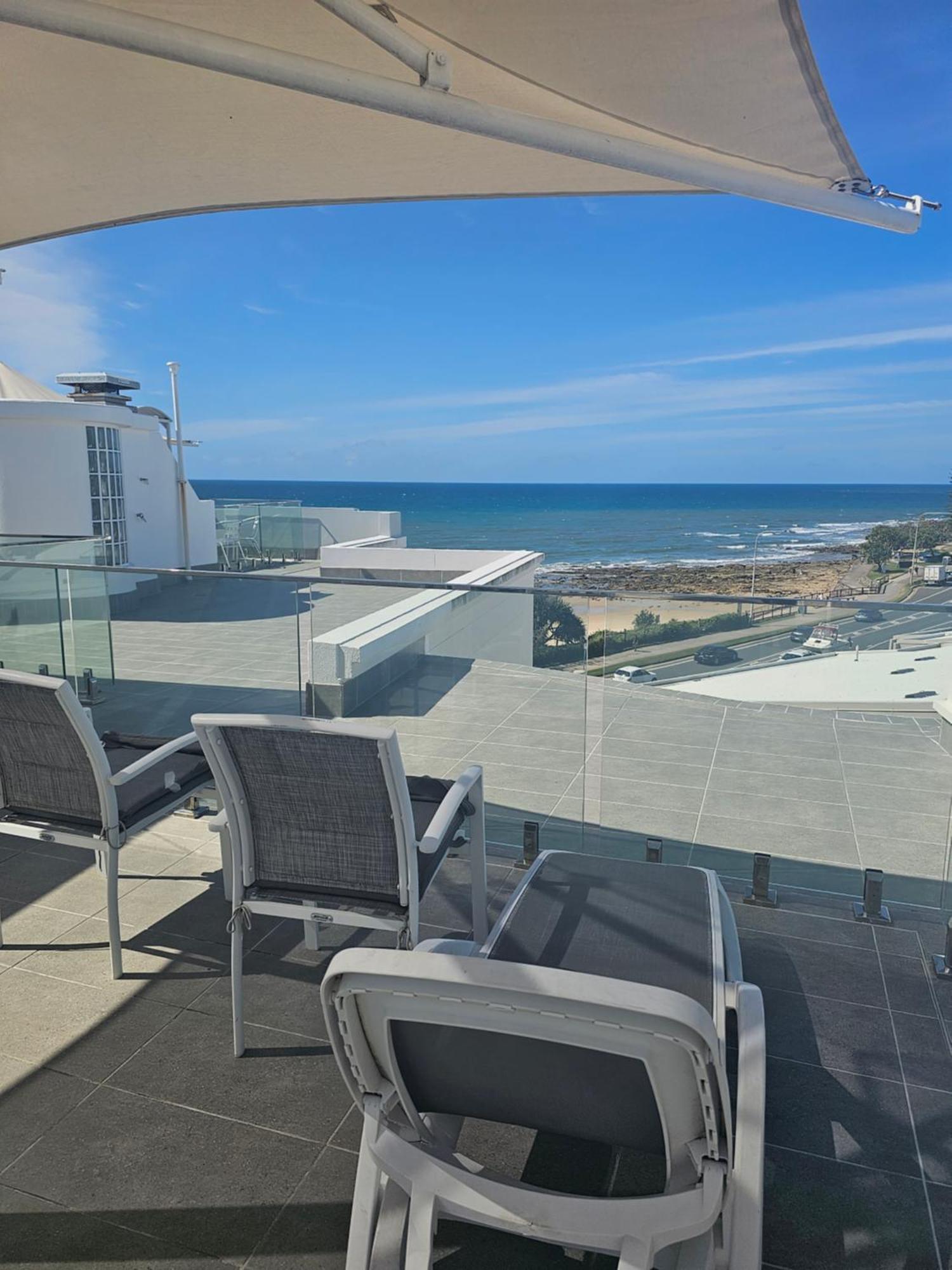 Grand Palais Beachside Resort Alexandra Headland Extérieur photo